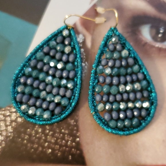 Teal green beads long earrings NEW - Picture 3 of 5